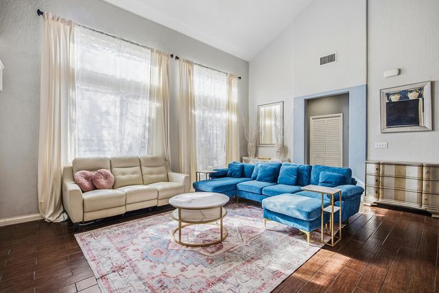 1793 Bella Oaks Way, Hanford, CA 93230