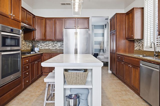 1793 Bella Oaks Way, Hanford, CA 93230