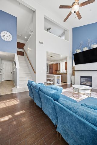 1793 Bella Oaks Way, Hanford, CA 93230