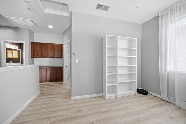 1793 Bella Oaks Way, Hanford, CA 93230