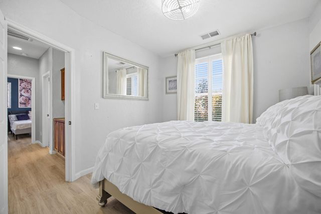 1793 Bella Oaks Way, Hanford, CA 93230