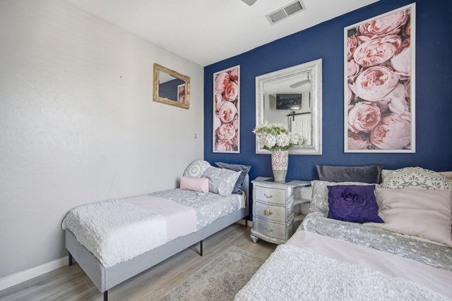 1793 Bella Oaks Way, Hanford, CA 93230