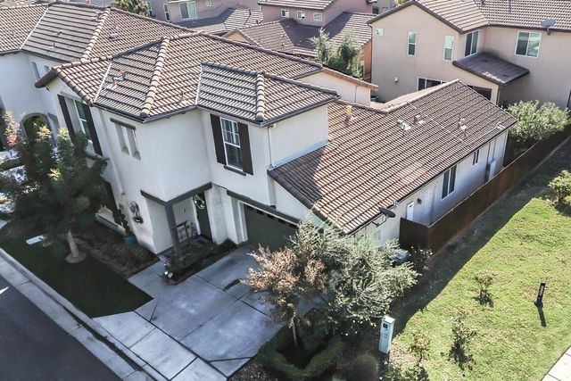 1793 Bella Oaks Way, Hanford, CA 93230