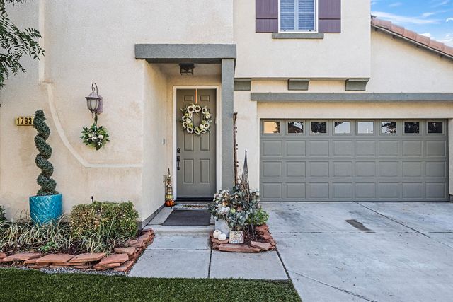 1793 Bella Oaks Way, Hanford, CA 93230