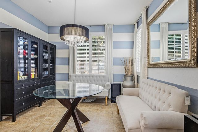 1793 Bella Oaks Way, Hanford, CA 93230