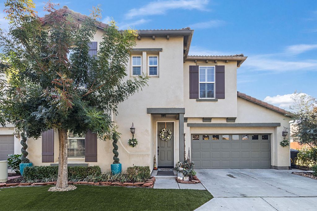 1793 Bella Oaks Way, Hanford, CA 93230