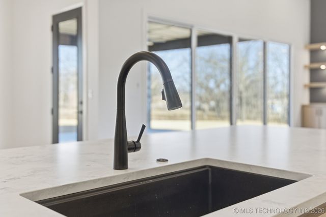 6711 E 153rd Street S, Bixby, OK 74008