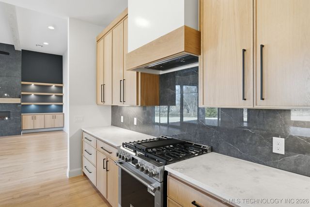 6711 E 153rd Street S, Bixby, OK 74008