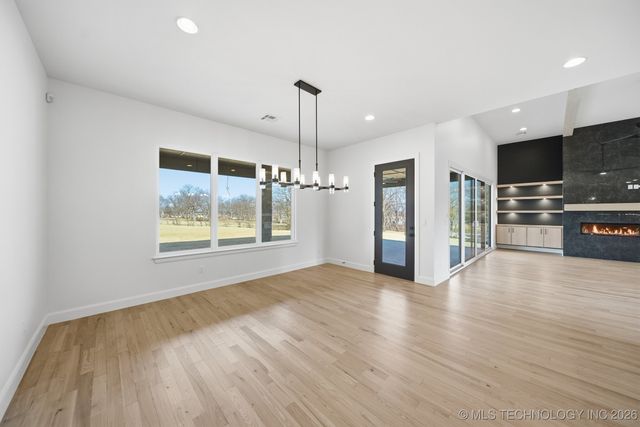 6711 E 153rd Street S, Bixby, OK 74008