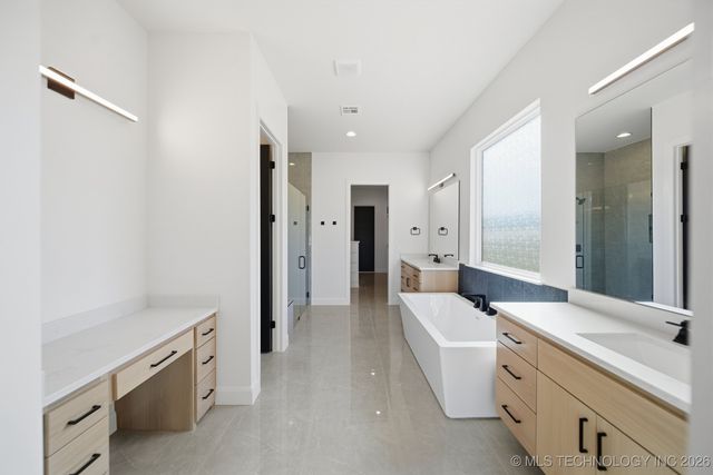 6711 E 153rd Street S, Bixby, OK 74008