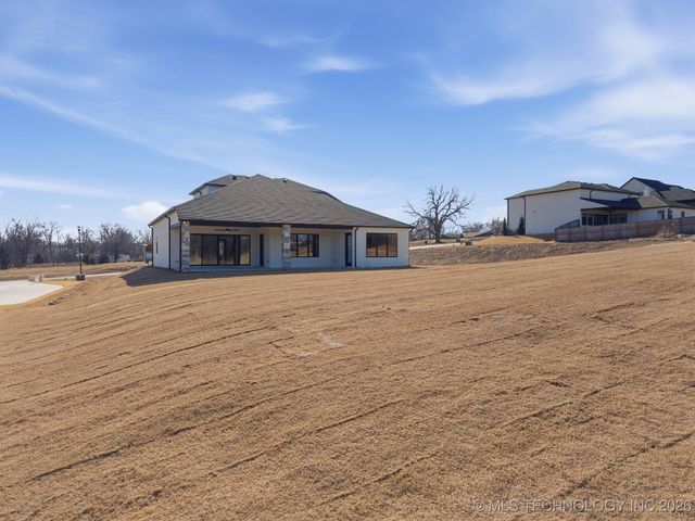 6711 E 153rd Street S, Bixby, OK 74008