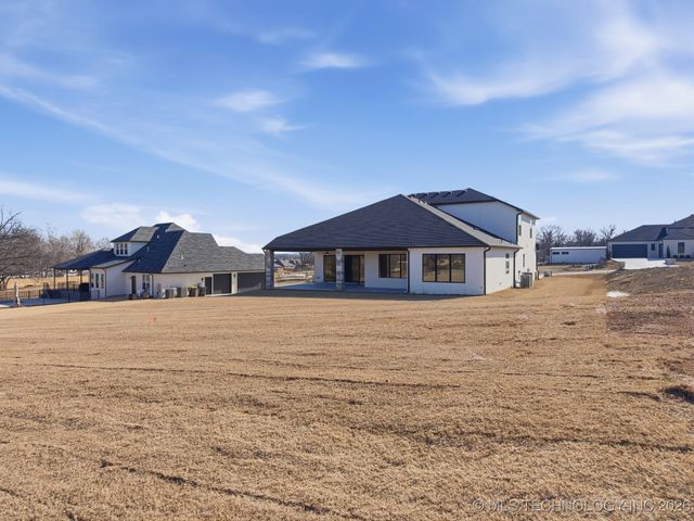 6711 E 153rd Street S, Bixby, OK 74008