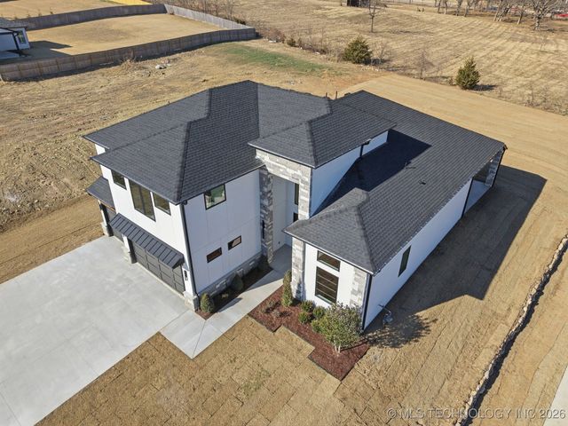 6711 E 153rd Street S, Bixby, OK 74008