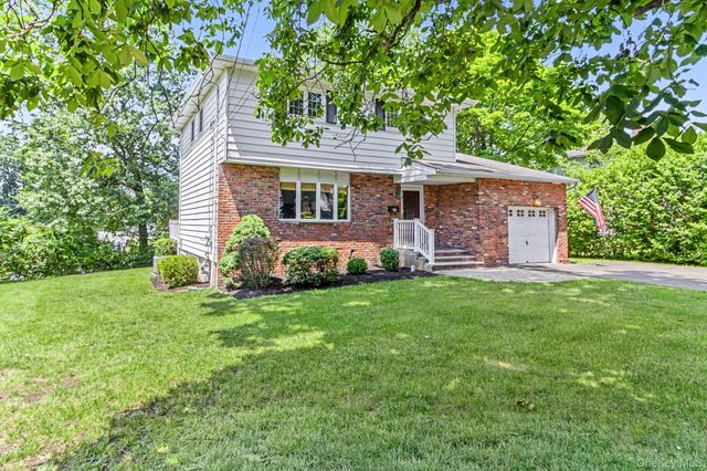 24 Fairview Lane, Orangeburg, NY 10962
