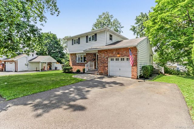 24 Fairview Lane, Orangeburg, NY 10962