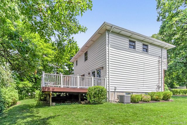 24 Fairview Lane, Orangeburg, NY 10962