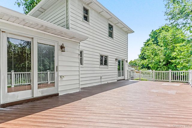 24 Fairview Lane, Orangeburg, NY 10962