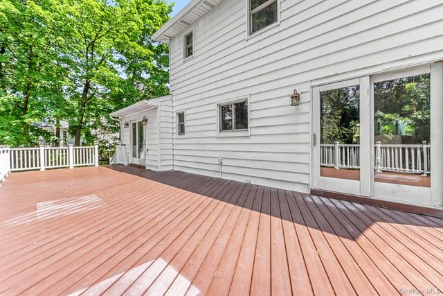 24 Fairview Lane, Orangeburg, NY 10962
