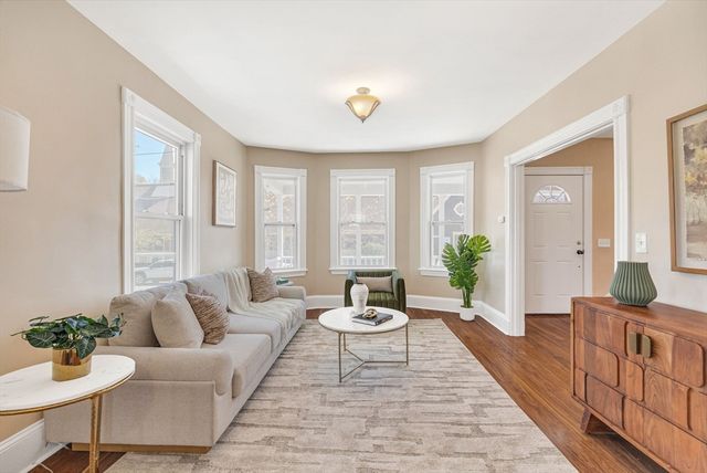 7 Prospect St, Saugus, MA 01906