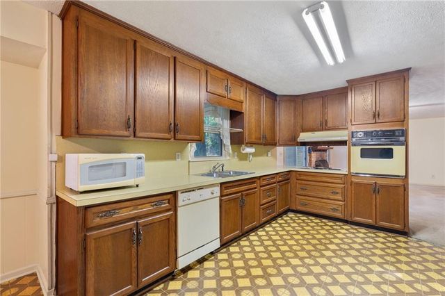 121 John Christopher Drive, Alpharetta, GA 30009