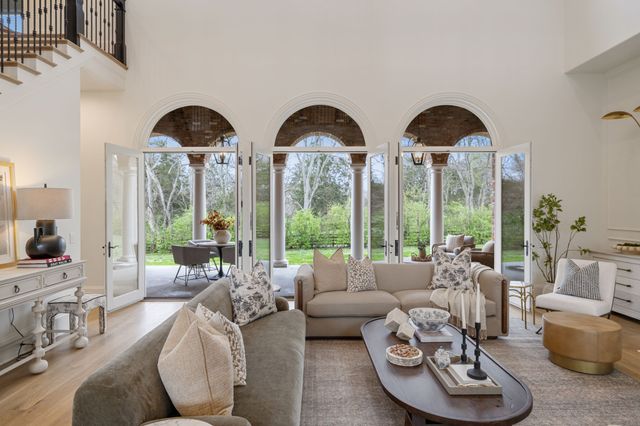 2122 Old Hickory Blvd, Nashville, TN 37215