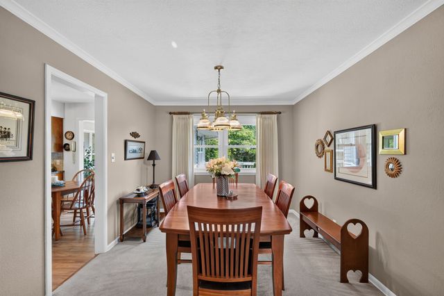 2209 Meadow Lane, West Des Moines, IA 50265