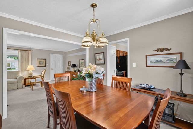 2209 Meadow Lane, West Des Moines, IA 50265