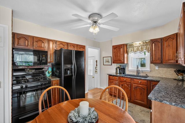 2209 Meadow Lane, West Des Moines, IA 50265