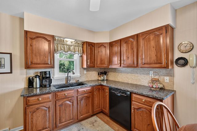 2209 Meadow Lane, West Des Moines, IA 50265