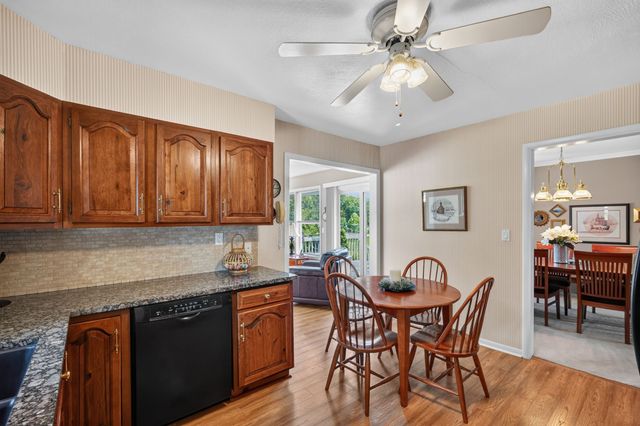 2209 Meadow Lane, West Des Moines, IA 50265