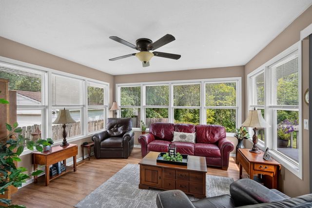 2209 Meadow Lane, West Des Moines, IA 50265