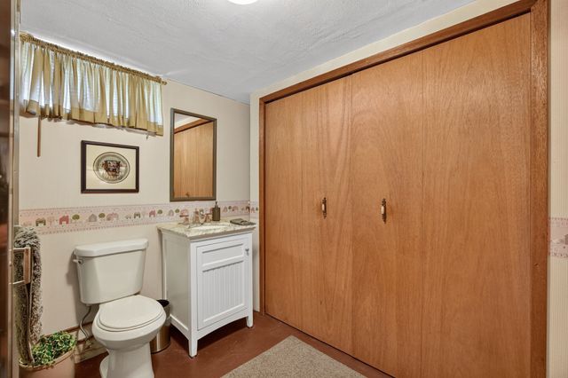 2209 Meadow Lane, West Des Moines, IA 50265