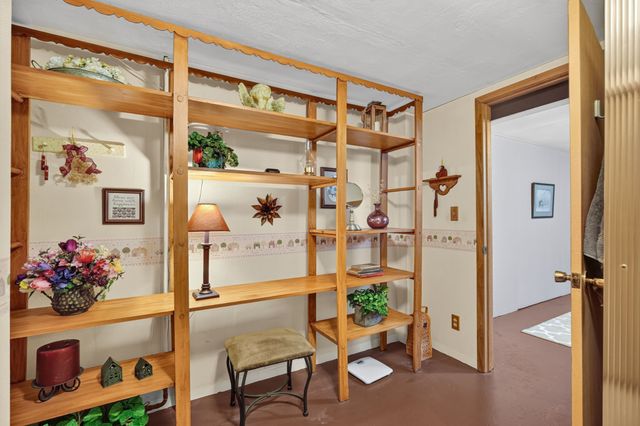 2209 Meadow Lane, West Des Moines, IA 50265