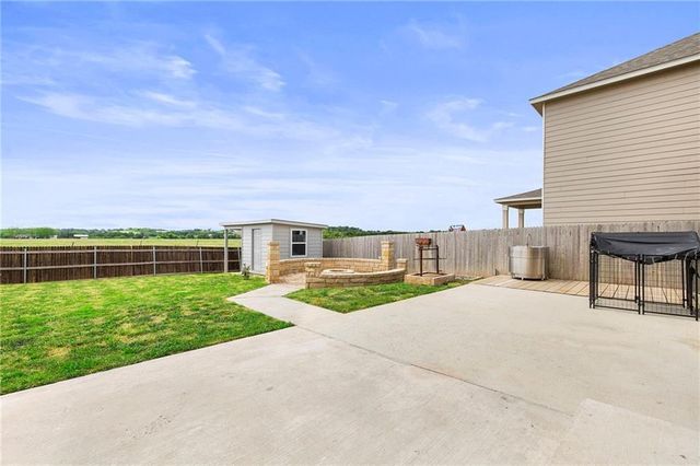 300 Wilhem WAY, Uhland, TX 78640