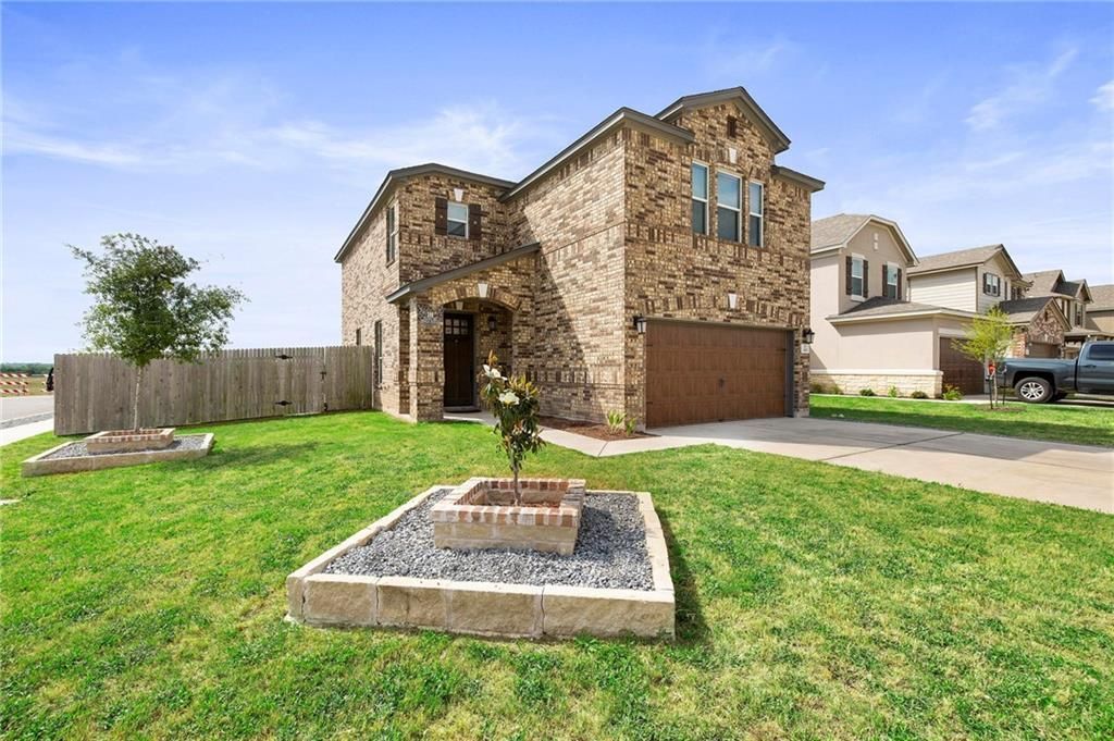 300 Wilhem WAY, Uhland, TX 78640