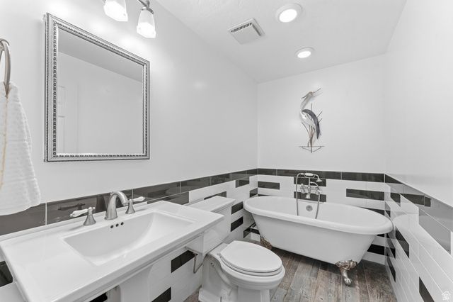 2416 E 10305 S, Sandy, UT 84092