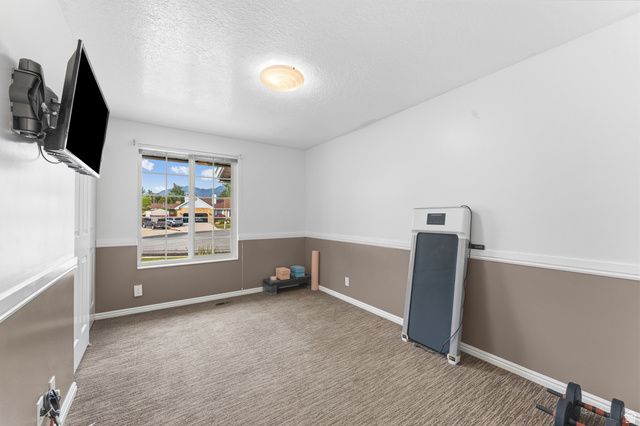 2416 E 10305 S, Sandy, UT 84092