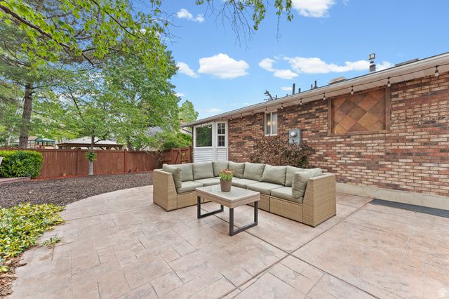 2416 E 10305 S, Sandy, UT 84092