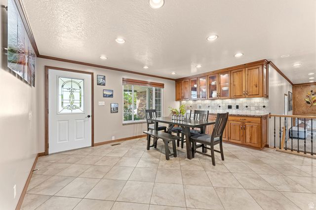 2416 E 10305 S, Sandy, UT 84092