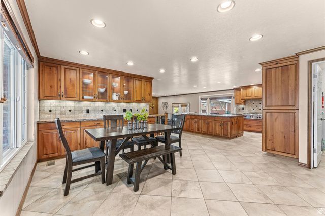 2416 E 10305 S, Sandy, UT 84092