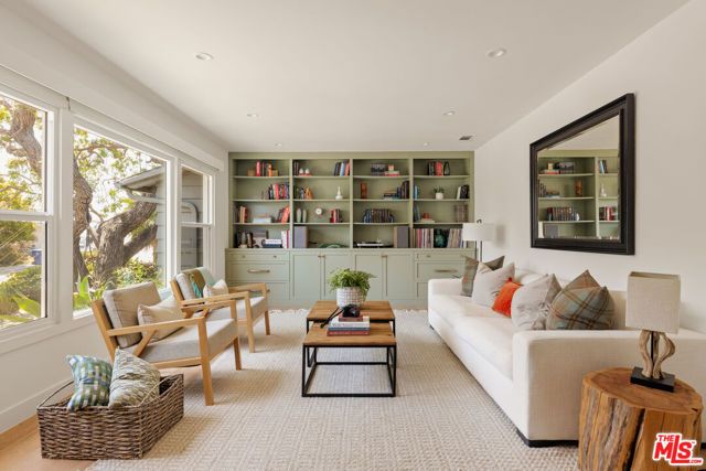 4111 Mantova Drive, Los Angeles, CA 90008
