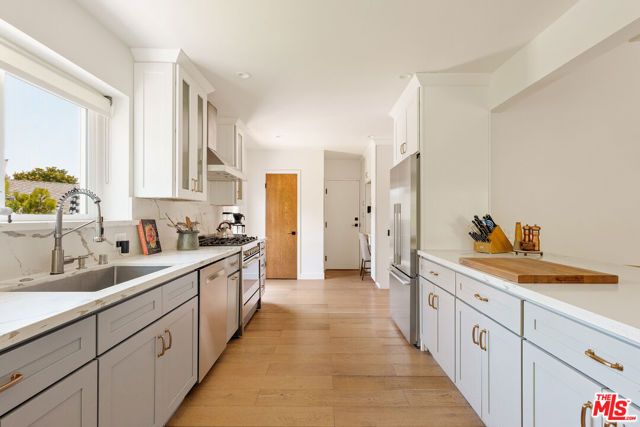 4111 Mantova Drive, Los Angeles, CA 90008