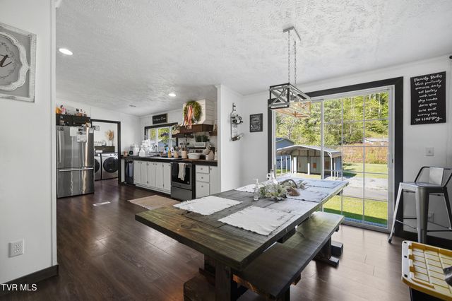 5728 Cranes Nest Road, Coeburn, VA 24230