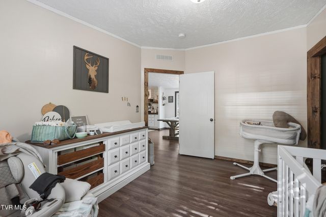 5728 Cranes Nest Road, Coeburn, VA 24230