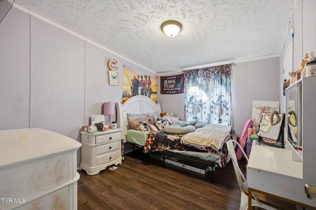 5728 Cranes Nest Road, Coeburn, VA 24230