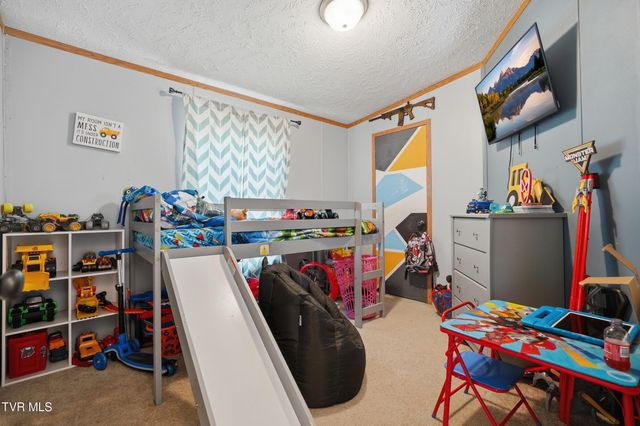 5728 Cranes Nest Road, Coeburn, VA 24230