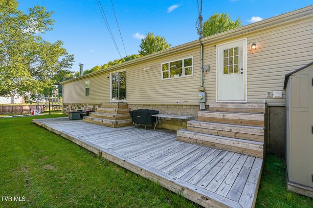 5728 Cranes Nest Road, Coeburn, VA 24230