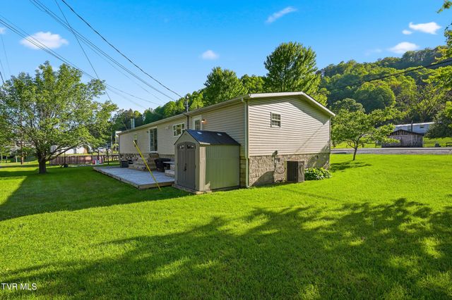 5728 Cranes Nest Road, Coeburn, VA 24230