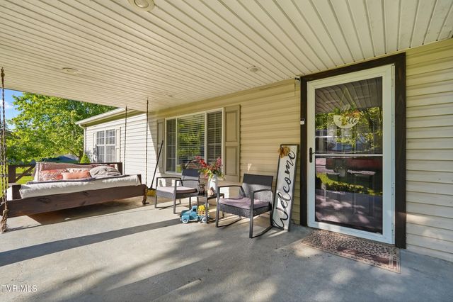 5728 Cranes Nest Road, Coeburn, VA 24230