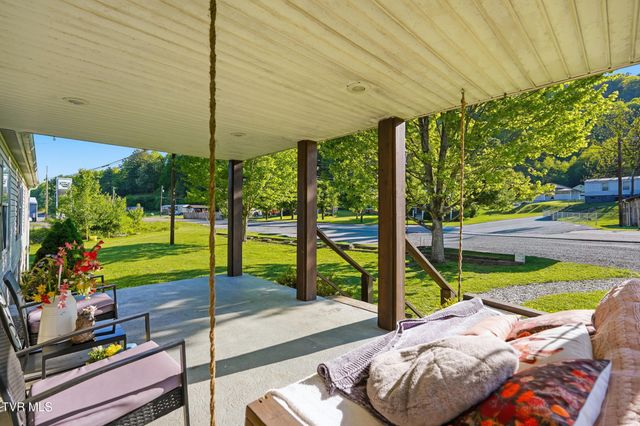 5728 Cranes Nest Road, Coeburn, VA 24230